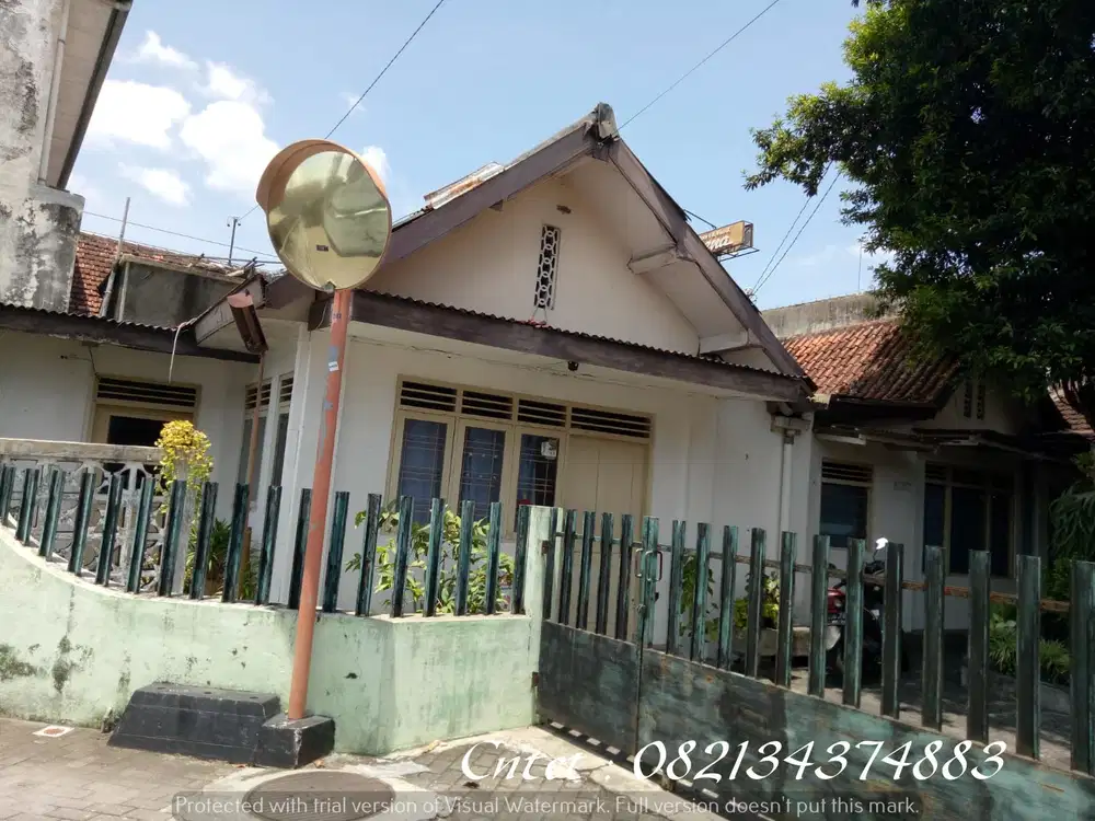 Tanah berikut Bangunan Dijual dekat Jogjatronik Yogya, Lt 715m2