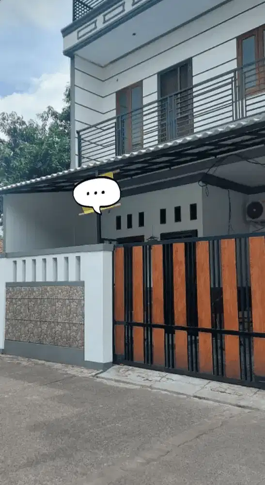 Rumah 3 Lantai Bagus dan Kokoh pinggir jalan dekat raya condet