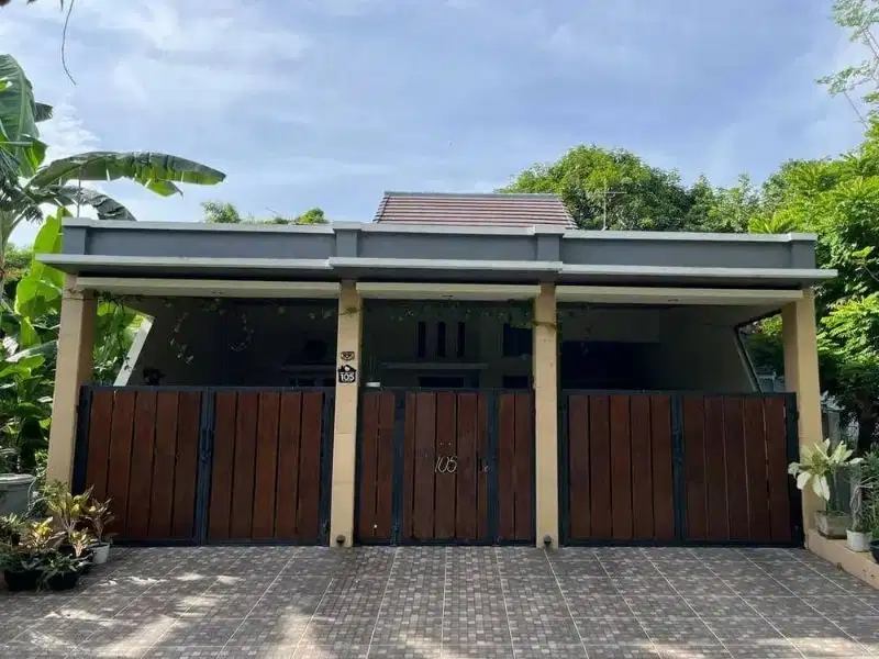 RUMAH DI DUKUH BIMA ADA KOLAM RENANG JUAL MURAH