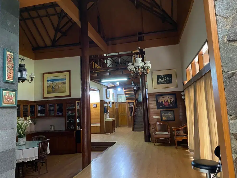 Rumah Klasik Dikawasan Sejuk Cigadung Dago Bandung