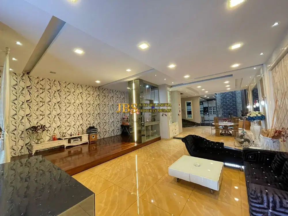 Jual Rumah Lux 3,5 Tingkat di Komplek Jati Residence (Row Boulevard)