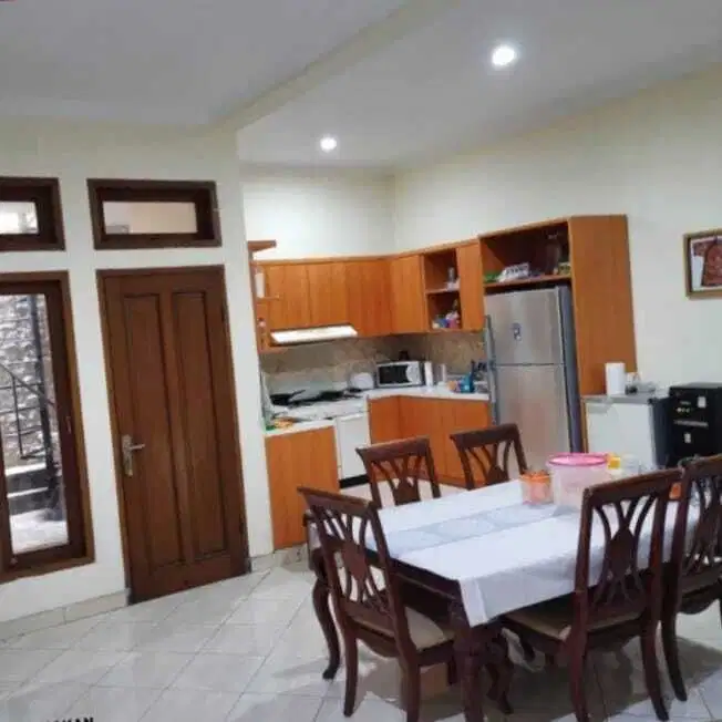 Dijual  Rumah kost kostanaktif  2 lantai di Tebet Dalam Jakarta Selata