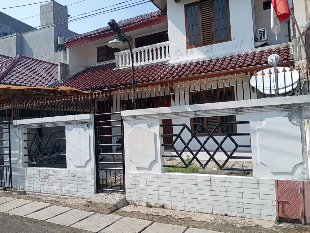RUMAH SEWA PANGLIMA POLIM KEBAYORAN BARU JAKARTA SELATAN