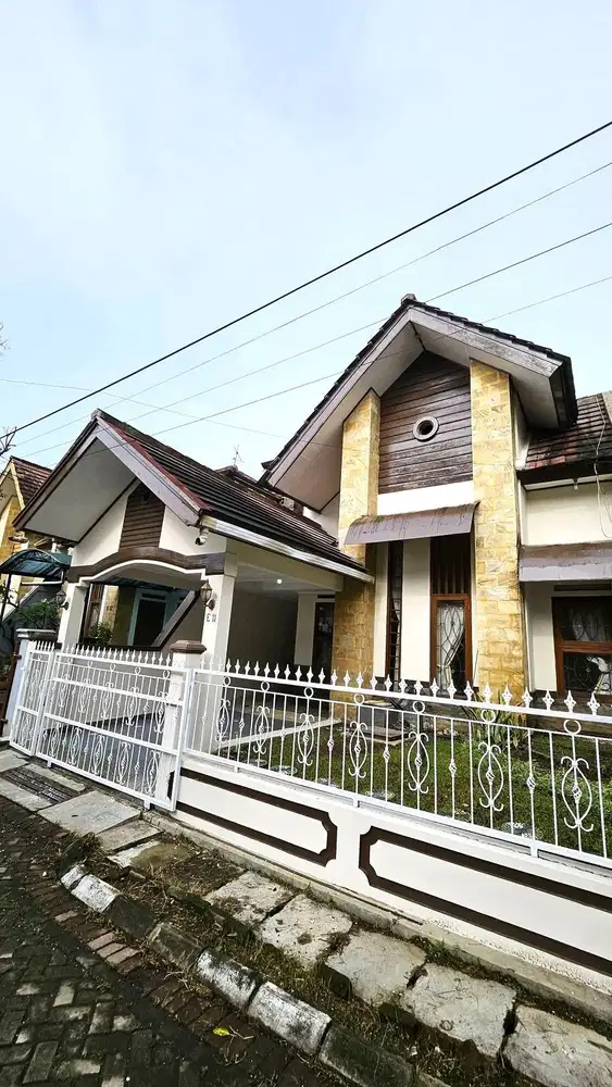 Rumah Bagus Dalam Komplek Arcamanik Jln Ah Nasution Kota Bandung SHM