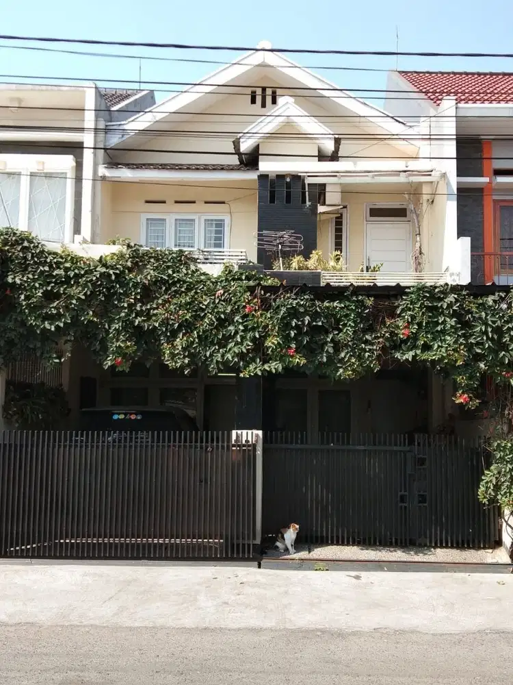 Rumah 2 Lantai Antapani Siap Huni Akses Jalan Besar