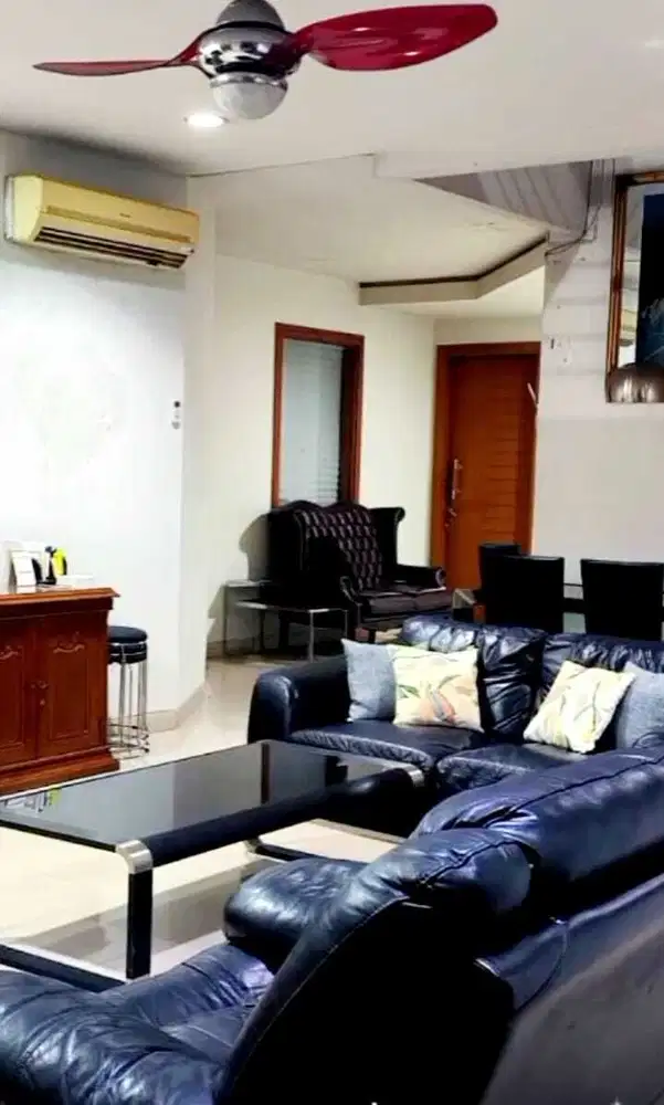 Dijual Rumah Elit di Jakarta Timur 2 Lantai  4 Br Model Minimnalis