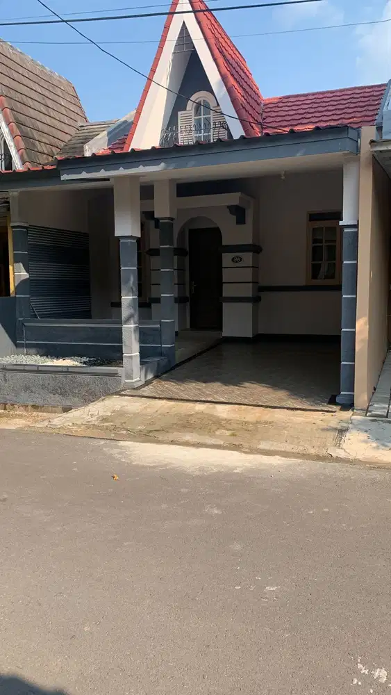 DIJUAL RUMAH SEMI FURNISH DI CLUSTER VICTORIA, SENTUL CITY SSR613 A2