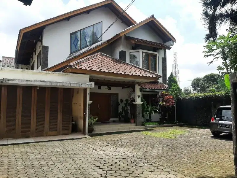 Jual RUMAH LUAS plus KOST KOSAN dekat area kampus sekitar DAGO Bandung