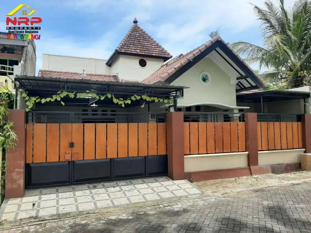 Dijual Rumah Cantik 2 Lantai Startgis di Pusat Kota Banyuwangi
