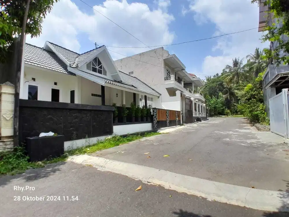 Rumah mewah gaya retro jln kaliurang akam 12 dlm perumahan