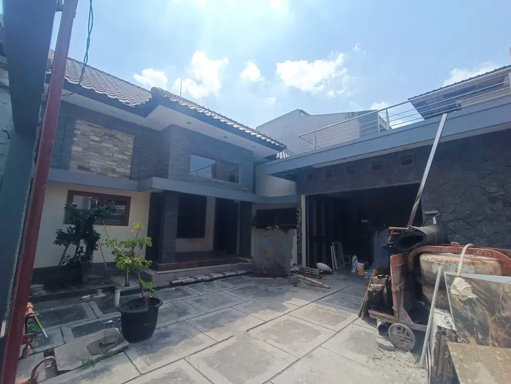 Rumah lux solo baru