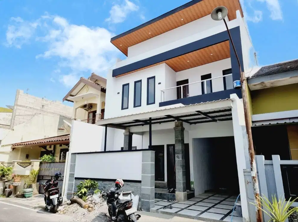 Rumah Mewah Baru Siap Huni di Cluster Baturan Dekat Manahan Solo