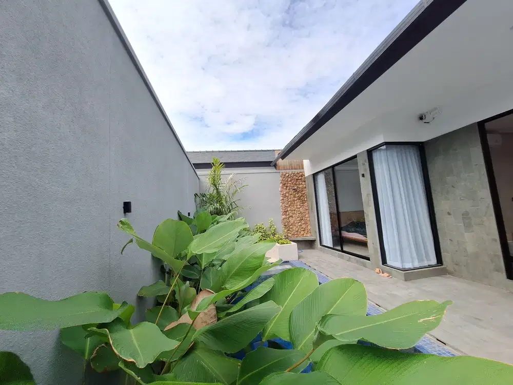 DI SEWAKAN VILLA SANUR  Berada di dalam lingkungan komplek villa²