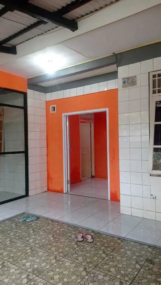 Rumah di dekat stasiun LRT Ciracas