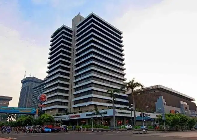 Disewakan Space Retail di Menara Cakrawala Akses Mudah ke Sudirman