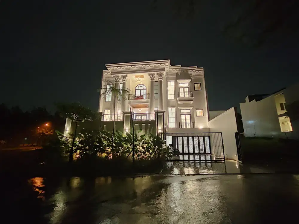 Rumah Mewah  Full Marmer Dilengkapi Lift Dan Kolam Renang Hanya 5 Menit Dari Exit Tol Depan Green Area