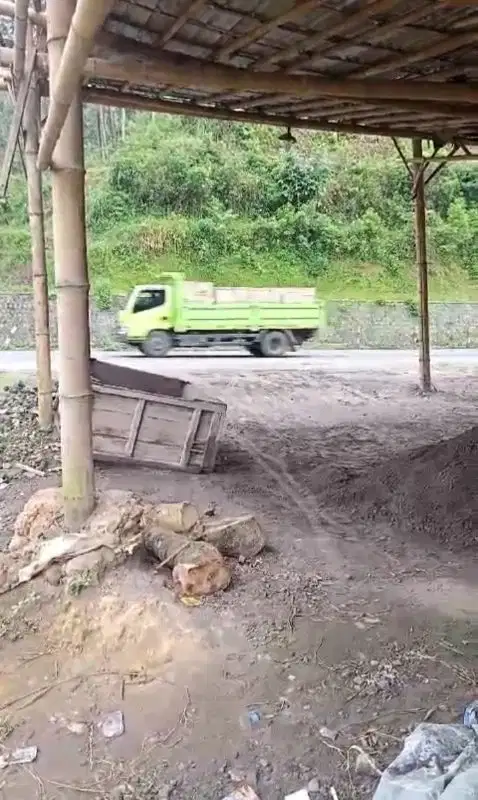 TANAH STRATEGIS PINGGIR JALAN RAYA AMBARAWA, JATENG