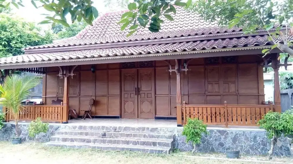 Rumah Joglo Kayu Jati di Jl. Firaga belakang Superindo Woltermonginsid