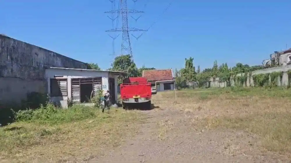 Sewa tanah murah di Krian Sidoarjo, dengan akses mudah ke jalan raya.