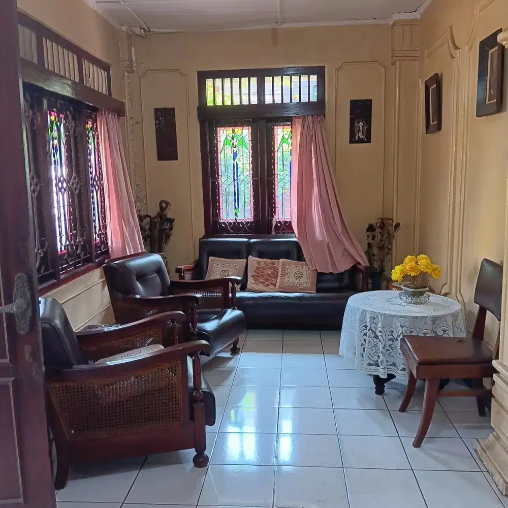 Di jual rumah lama di Jl kebon kelapa, kebayoran lama Jakarta Selatan