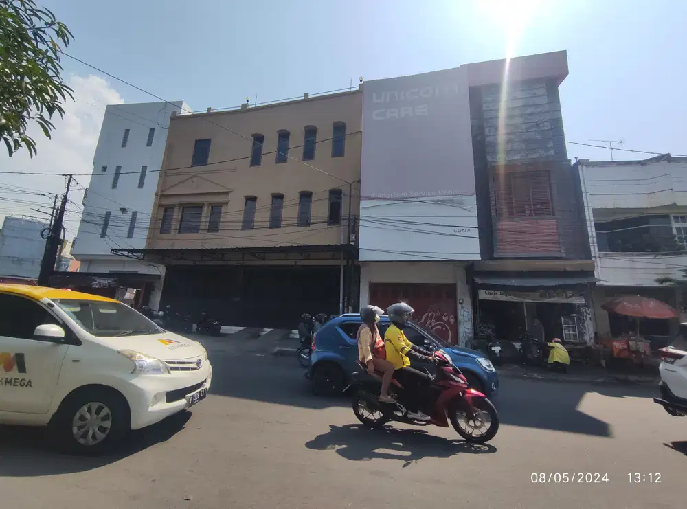 Ruko strategis di pusat kota Cirebon eks service center