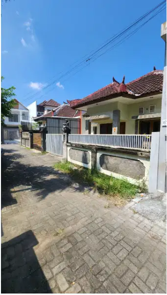 Rumah di Denpasar Dekat Kuta Bali