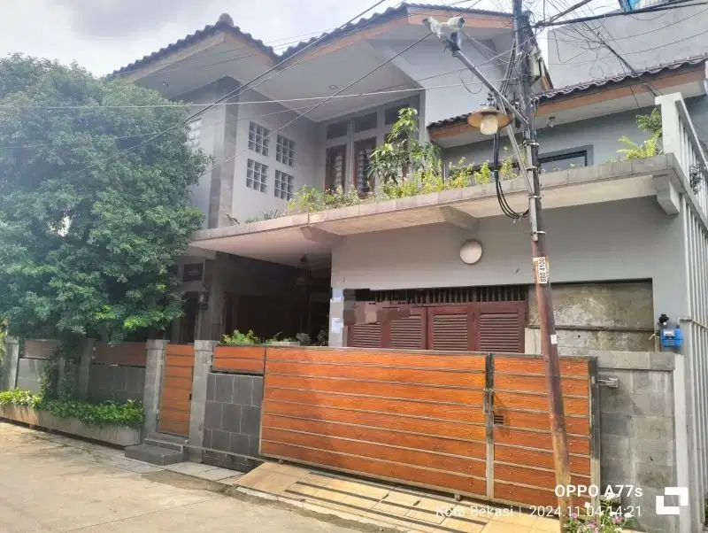 RUMAH di PEKAYON, BEKASI