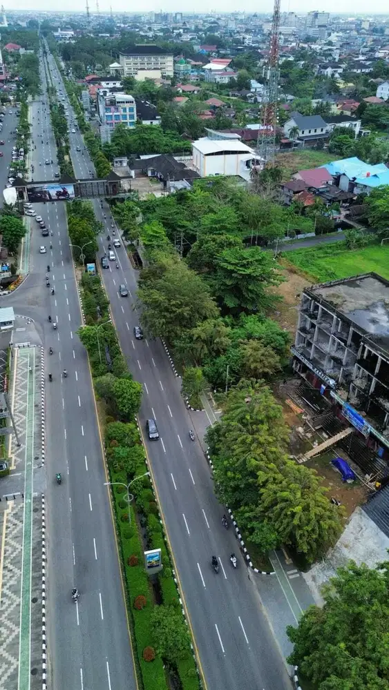 Tanah tepi jalan Ahmad Yani 1 depanMega Mall