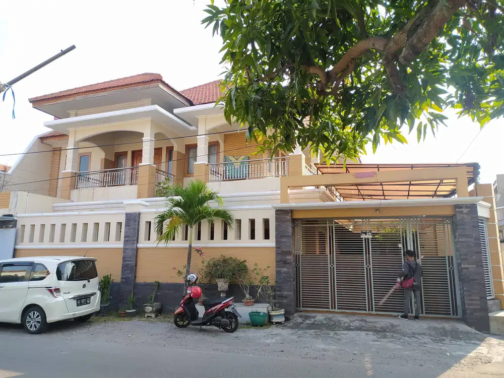 Rumah mewah luas serengan solo kota jalan lebar simpangan 3mobil