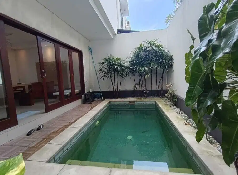 dijual rumah lantai 2 renon denpasar