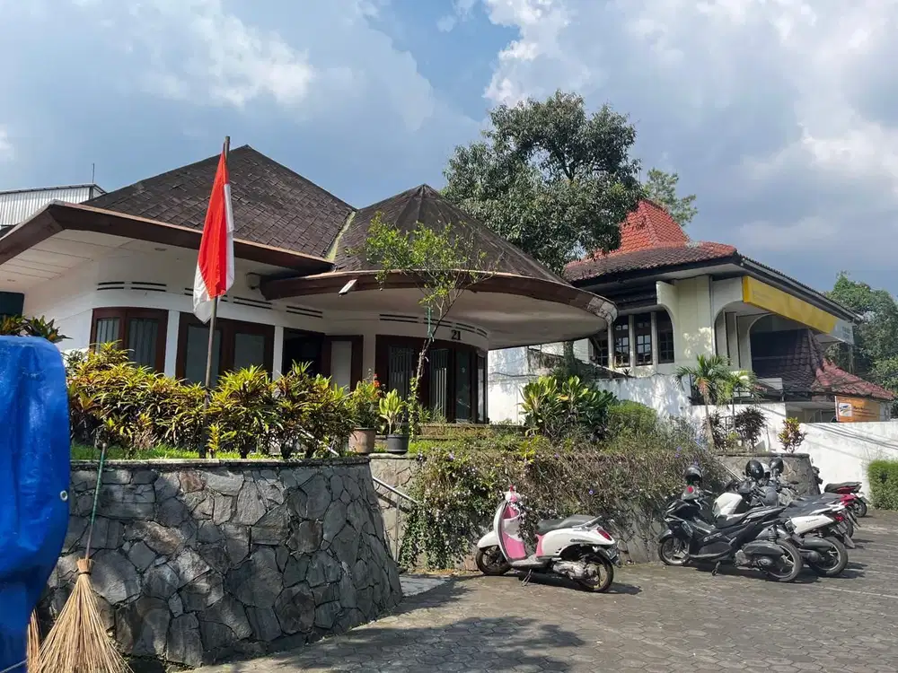 Sewa Rumah belanda sayap dago bandung dekat gedung sate