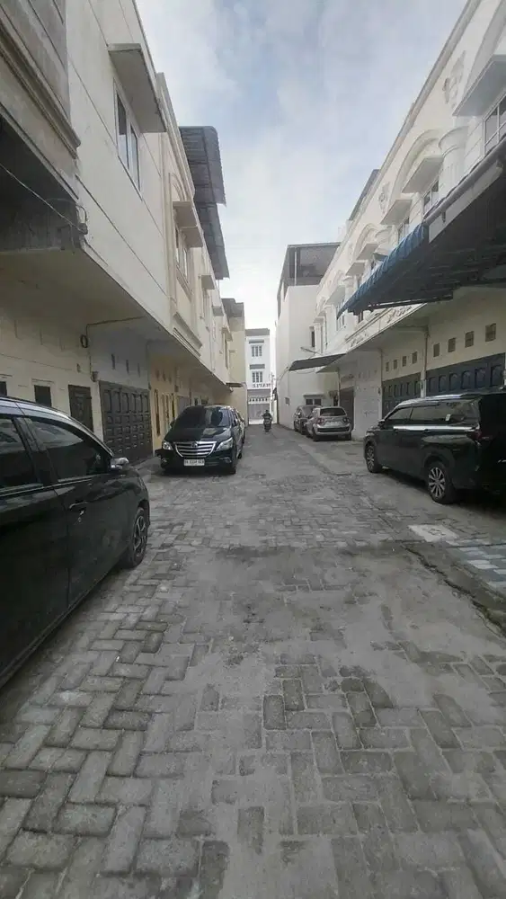 Lebar 5 dan 4 Rumah Siap Huni Krakatau Komplek Maple