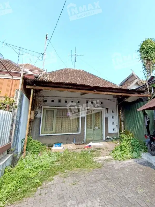 RUMAH JALAN  ADE IRMA.SURYANI MALANG,,DEKAT PASAR BESAR DAN ALUN ALUN