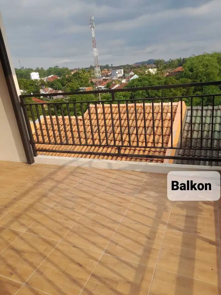 RUMAH VIEW GUNUNG, BEBAS BANJIR DEKAT JALAN RAYA. CLUSTER DI BANYUMANIK SEMARANG