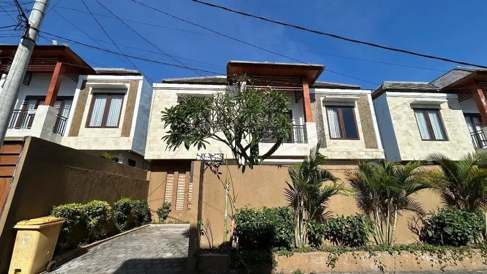 villa cantik di perumahan elite,furnish,one gates,tersedia club house