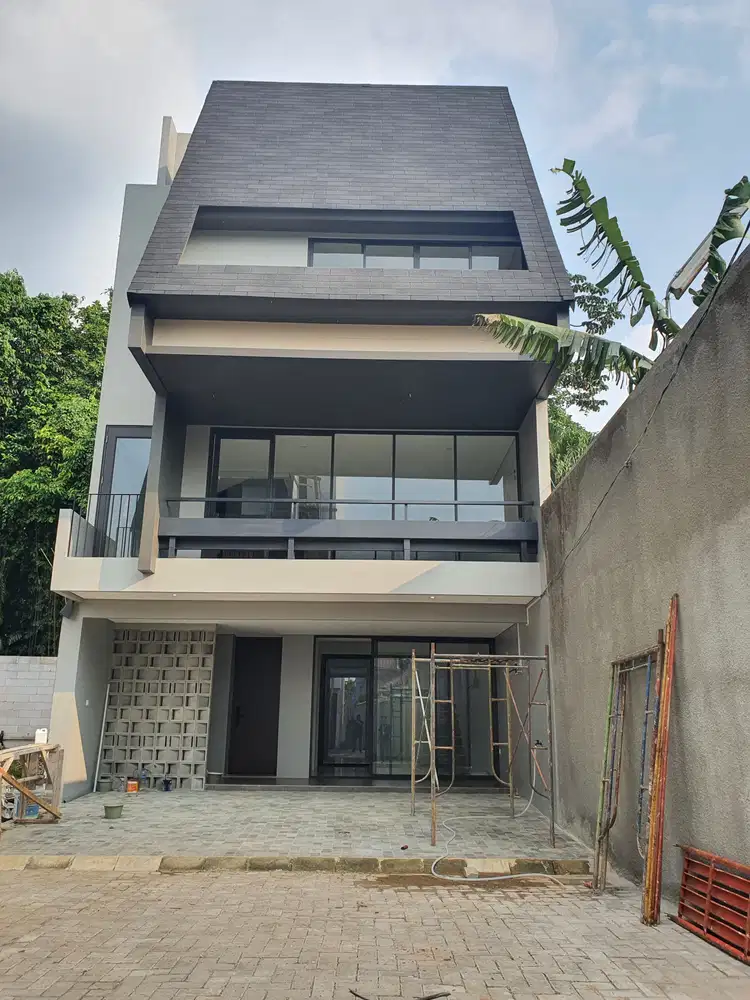 Rumah Nyaman dan Asri di The Prive Kemang, Jakarta Selatan