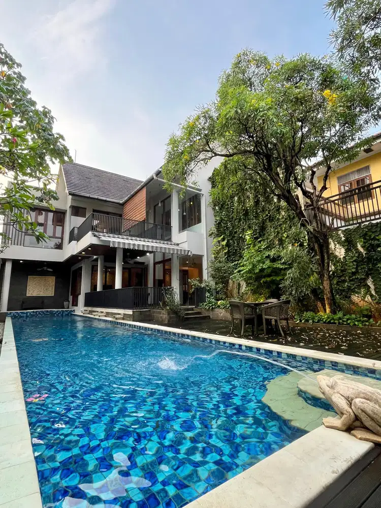 RUMAH 2 LANTAI SIAP HUNI, DESIGN MODERN TROPICAL, DALAM KOMPLEKS