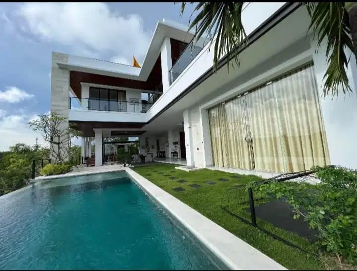 LUXURY VILLA DEKAT PANTAI GREEN BOLW - UNGASAN