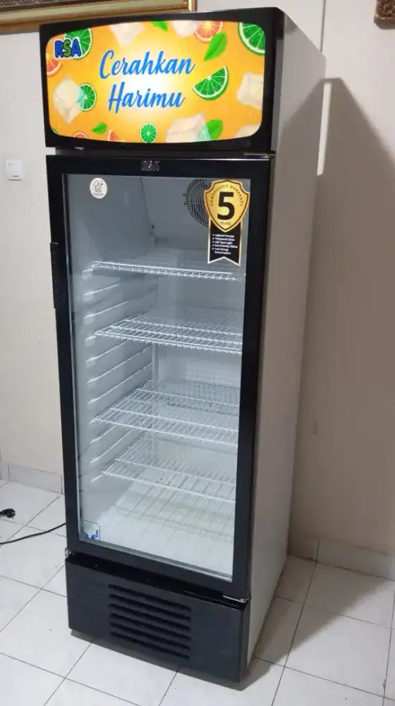 Dibeli terus showcase kulkas bekas anda