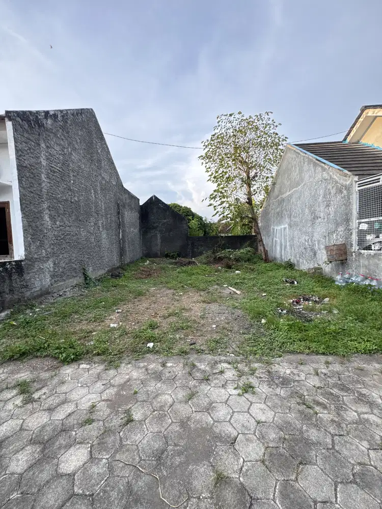 TANAH BAGUS LINGKUNGAN SEJUK DI KODYA JOGJA DEKAT ALUN KIDUL HAK MILIK