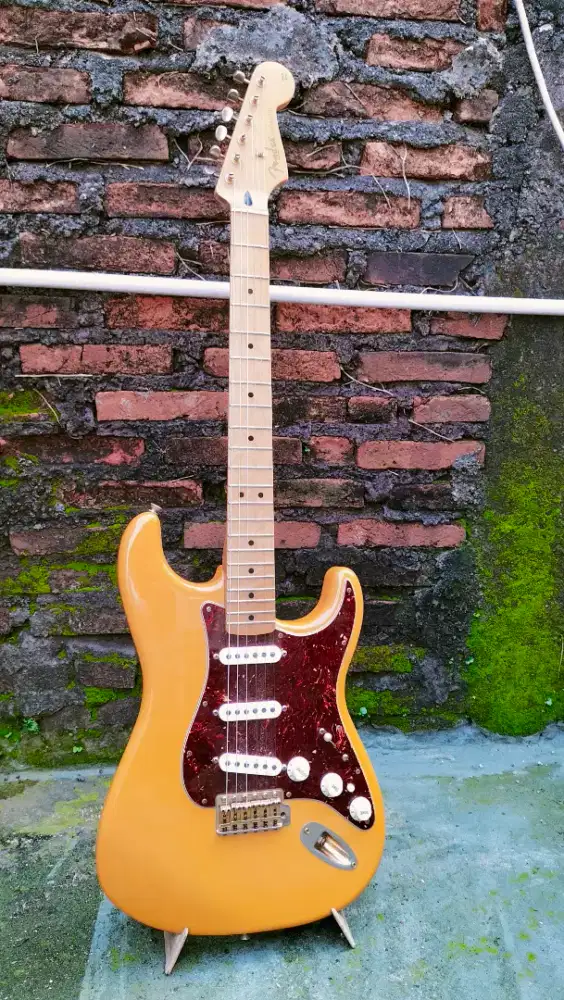 fender deluxe strato