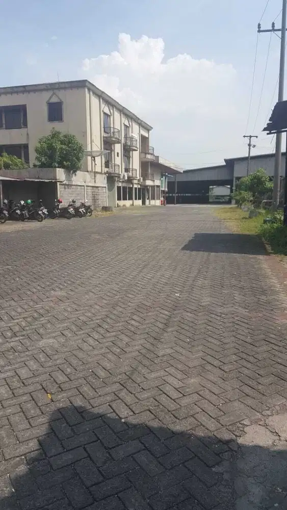 Dijual eks pabrik di Kebomas Gresik