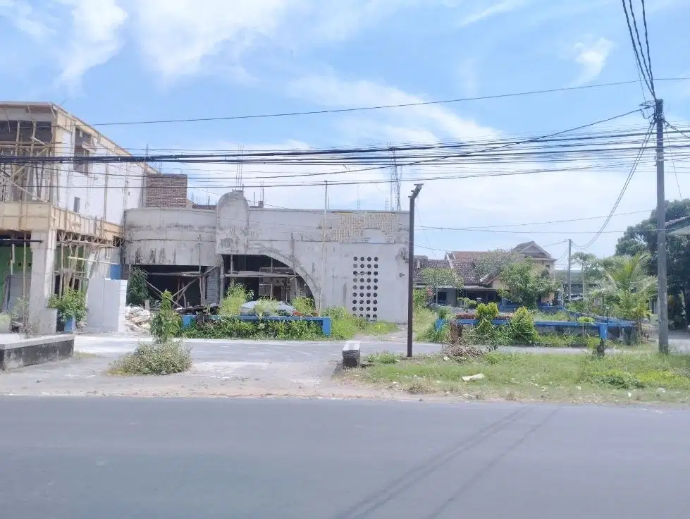 Tanah dan Bangunan Strategis Kawasan Bandara Adi Soemarmo dan AURI