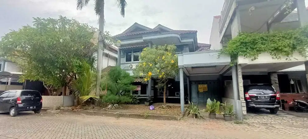 Rumah Mewah 2 Lantai Di Perum. Unimas Garden, Ahmad Yani Waru Sidoarjo