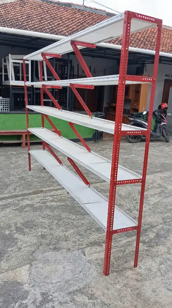 Dibeli terus rak besi bekas