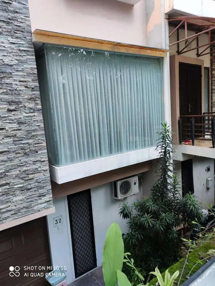 Dijual cepat rumah townhouse springhill kemayoran rapi siap huni