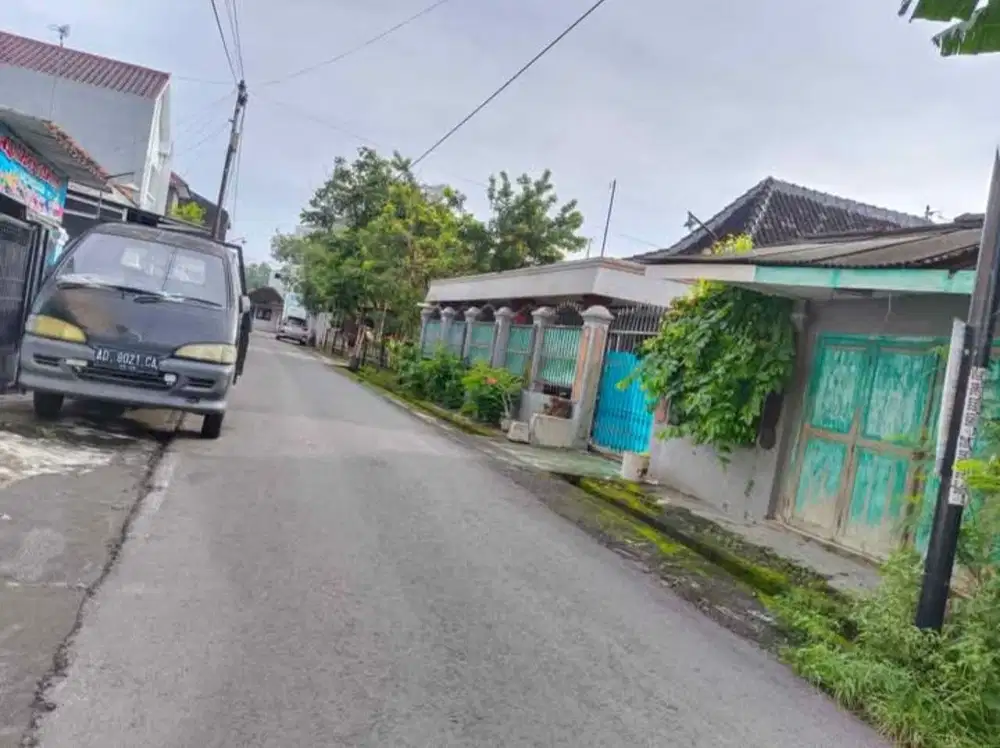 Rumah Banyu Anyar 300Mt, 4Kt, 2Km, jalan Adi Sumarmo, Banjarsari,Solo