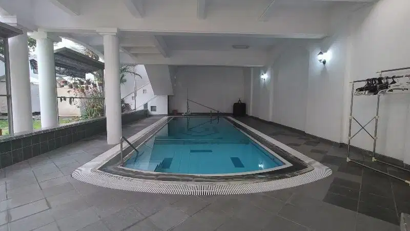 RUMAH MEWAH GALAXI BUMI PERMAI GALAXI MALL PKUWON CITY SURABAYA