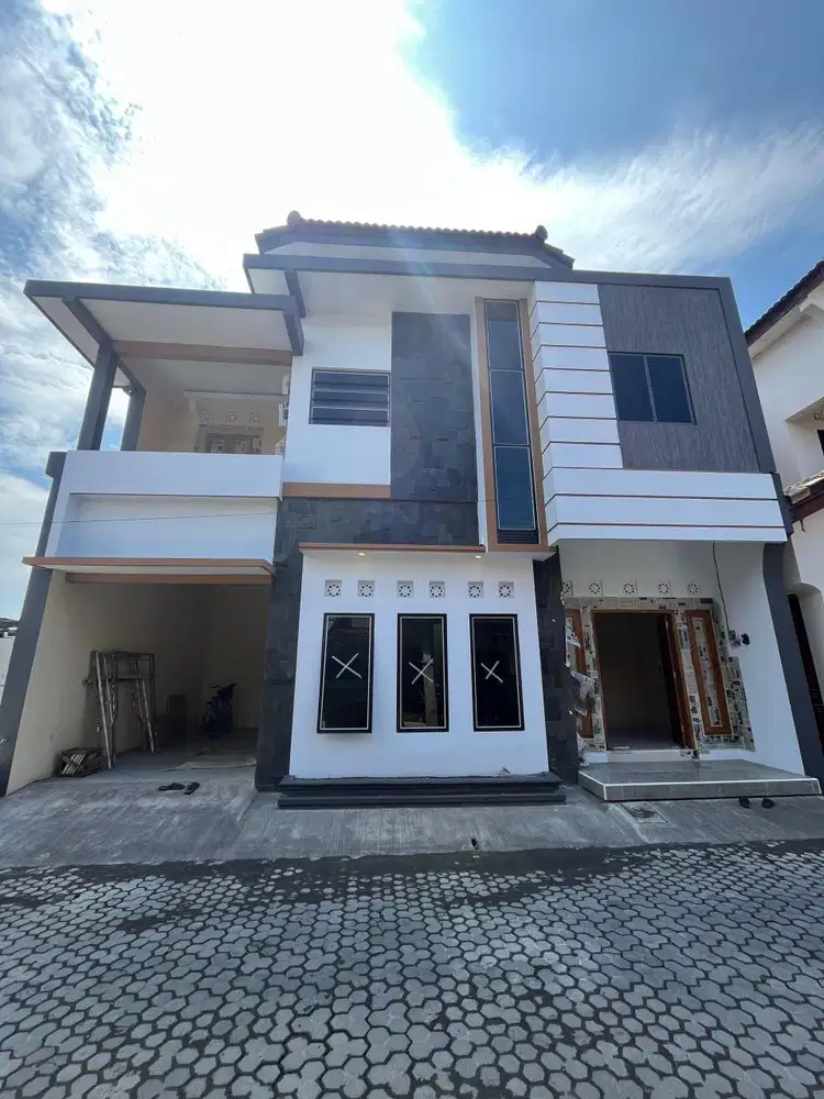 DIJUAL Rumah Mewah 2Lt Baru Siap Huni
