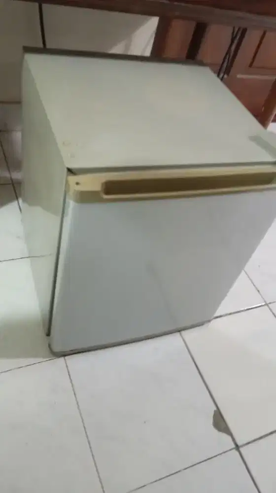 Dibeli tinggi kulkas bekas anda